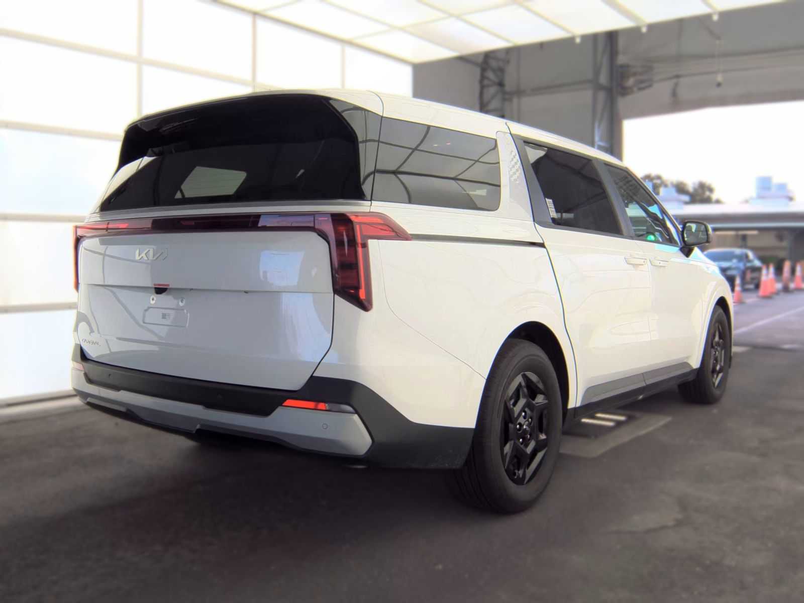 Used 2026 Kia Carnival LXS FWD