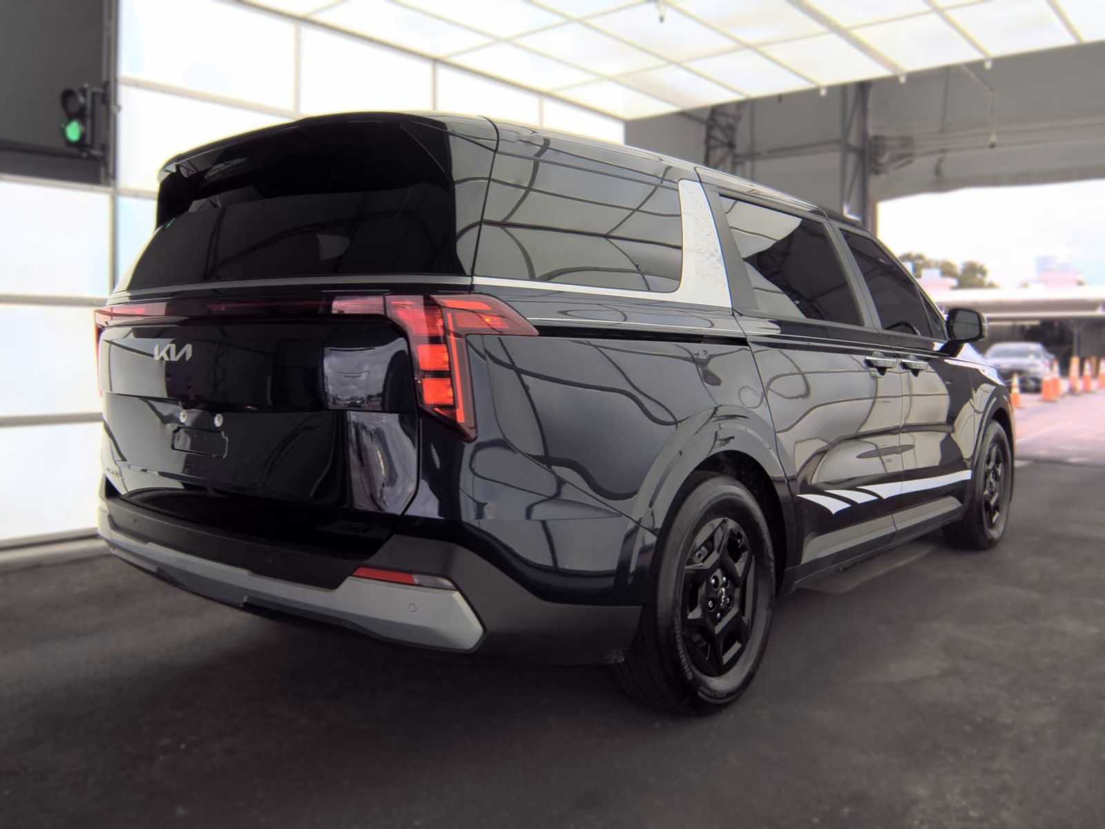 Used 2026 Kia Carnival LXS FWD