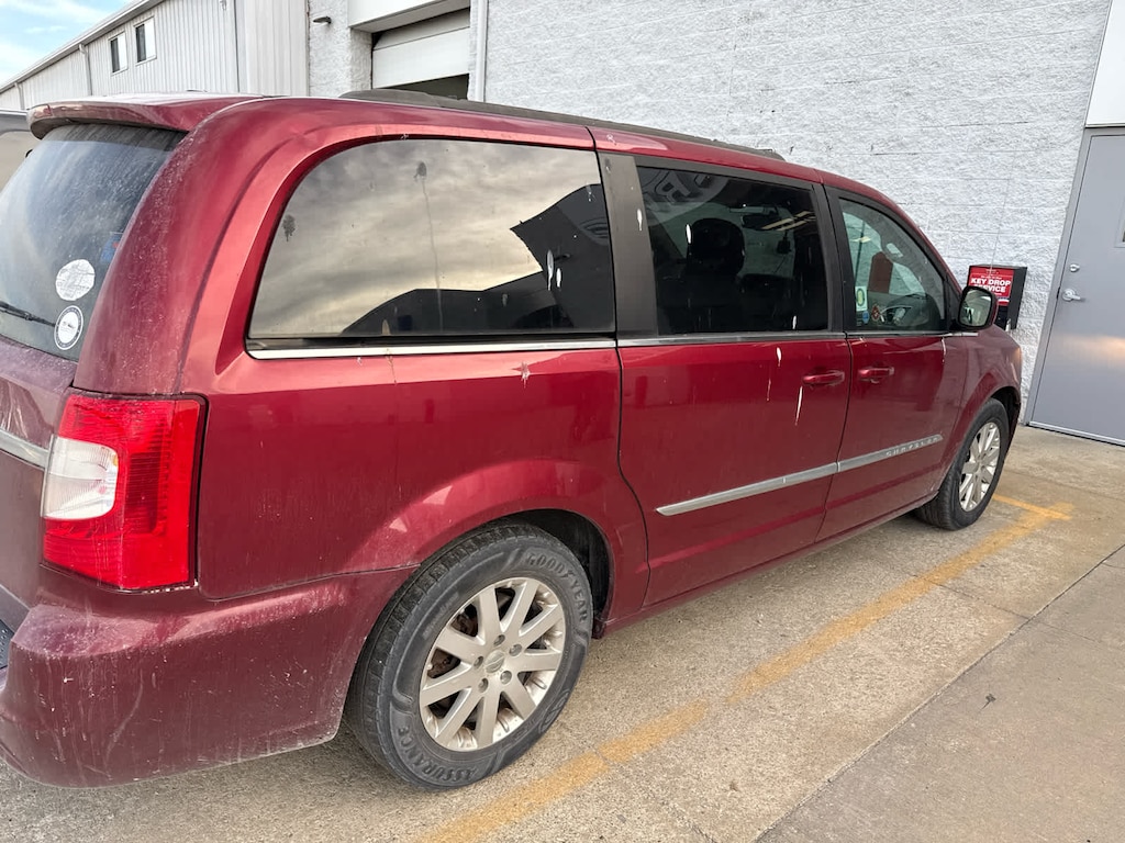 Used 2015 Chrysler Town & Country Touring Wgn