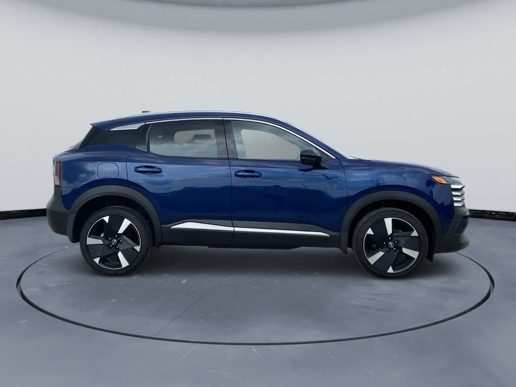 Used 2026 Nissan Kicks SR FWD