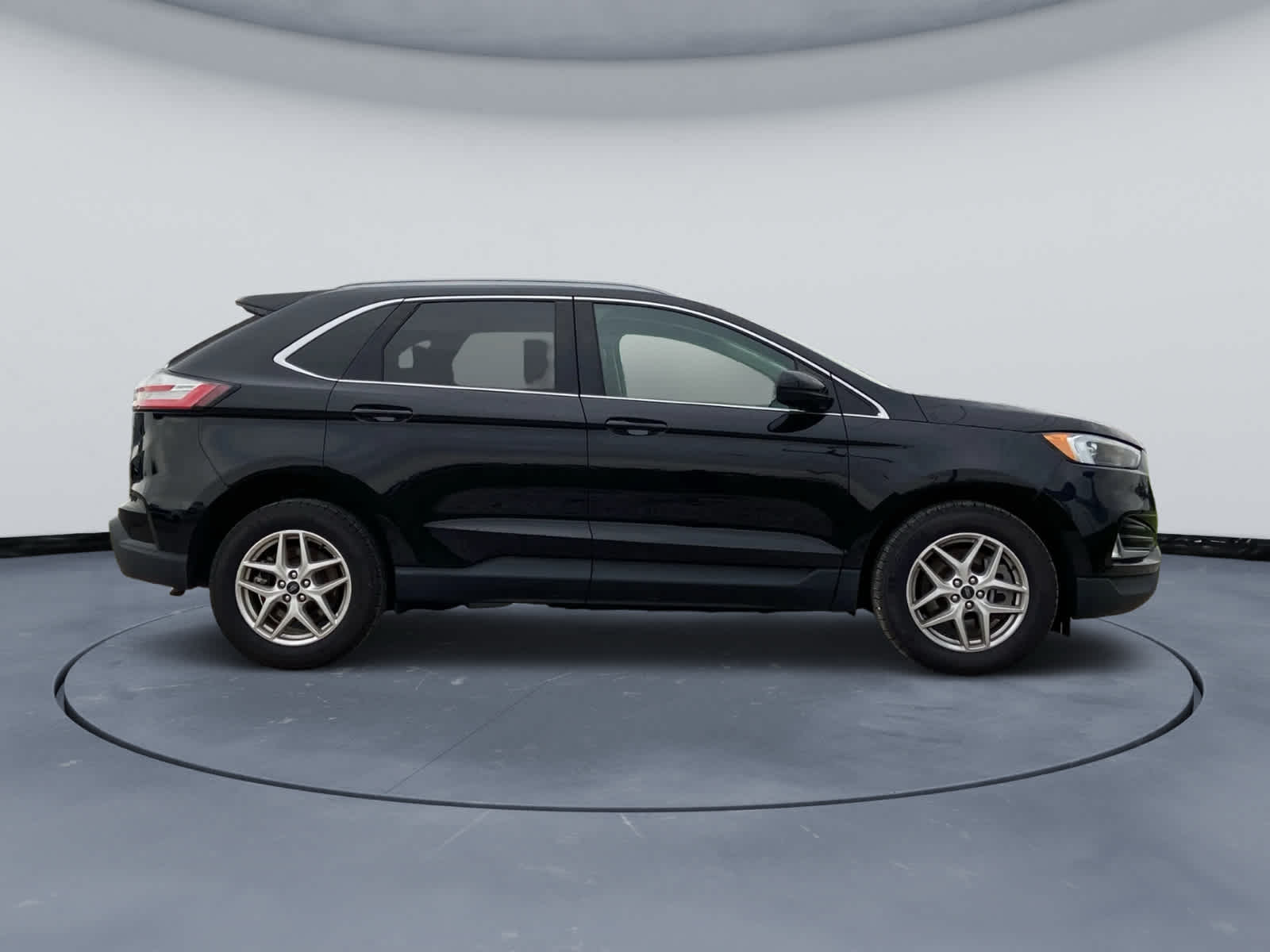 Used 2024 Ford Edge SEL AWD