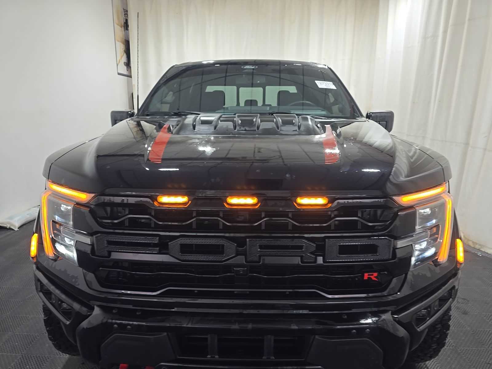 Used 2025 Ford F-150 Raptor 4WD Supercrew 5.5 Box 4WD SuperCrew 5.5 Box