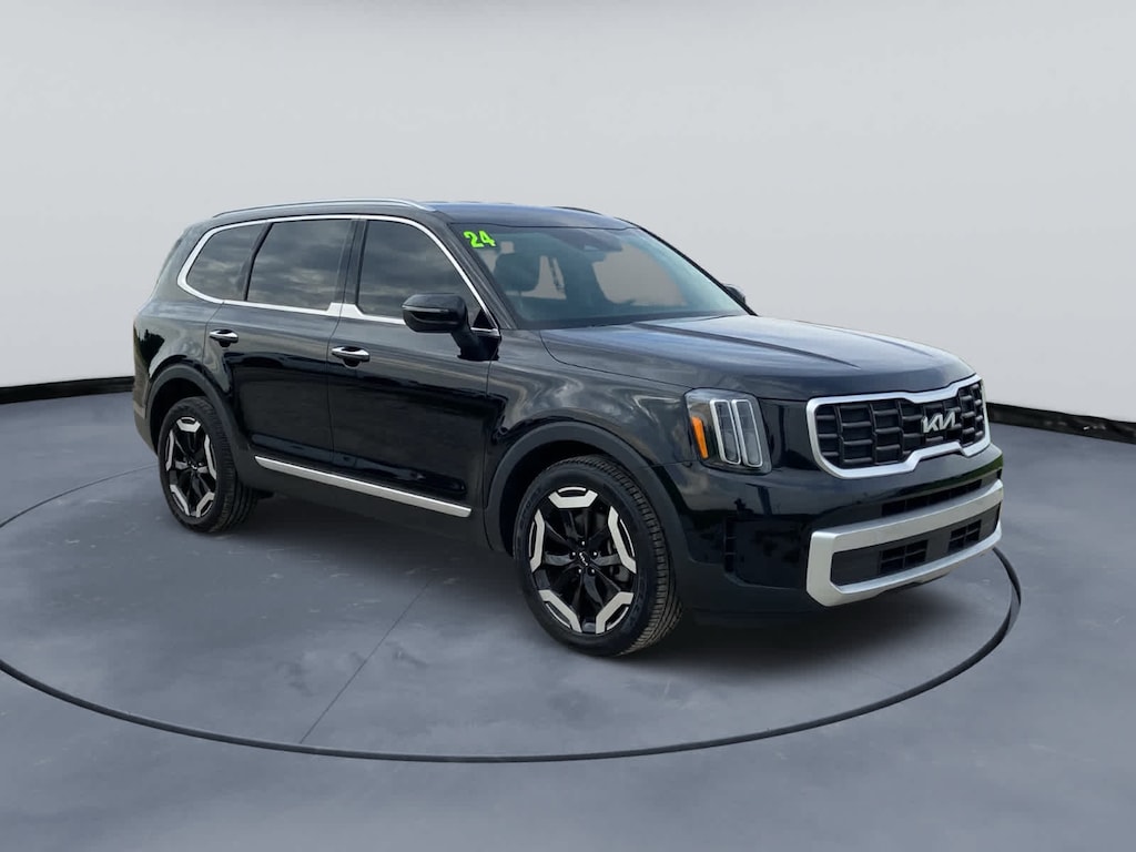 Used 2024 Kia Telluride S FWD