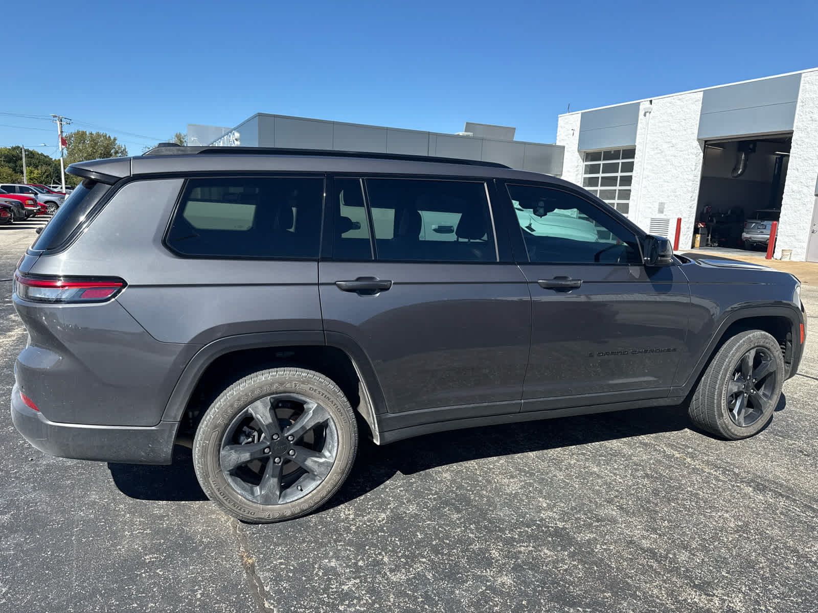 Used 2023 Jeep Grand Cherokee L Altitude 4x4