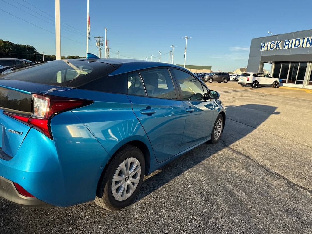 Used 2019 Toyota Prius LE (GS)