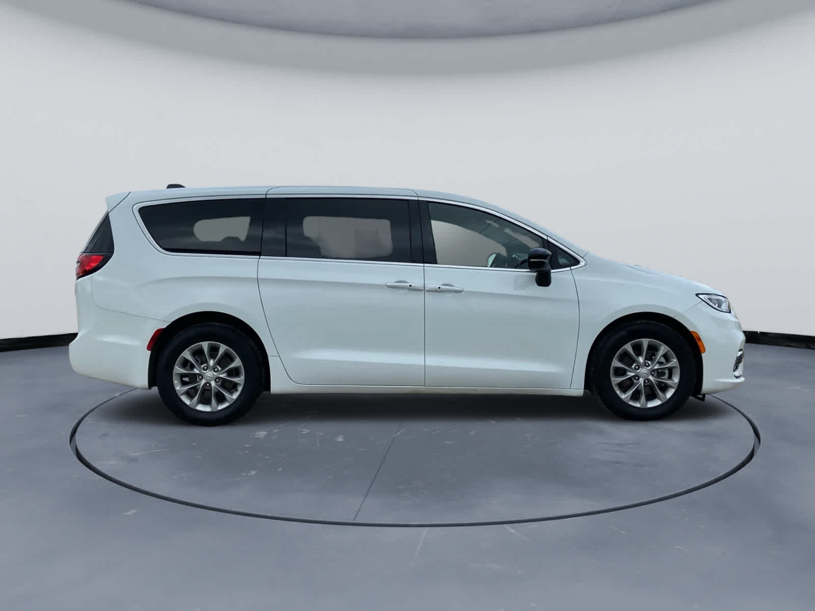 Used 2026 Chrysler Pacifica Limited Van Passenger Van