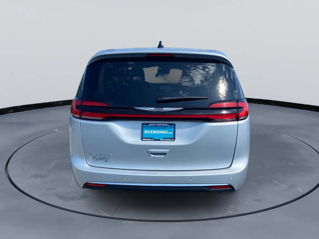 Used 2024 Chrysler Pacifica Touring L Van Passenger Van