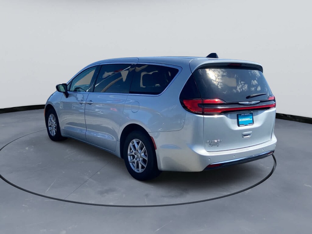 Used 2024 Chrysler Pacifica Touring L Van Passenger Van