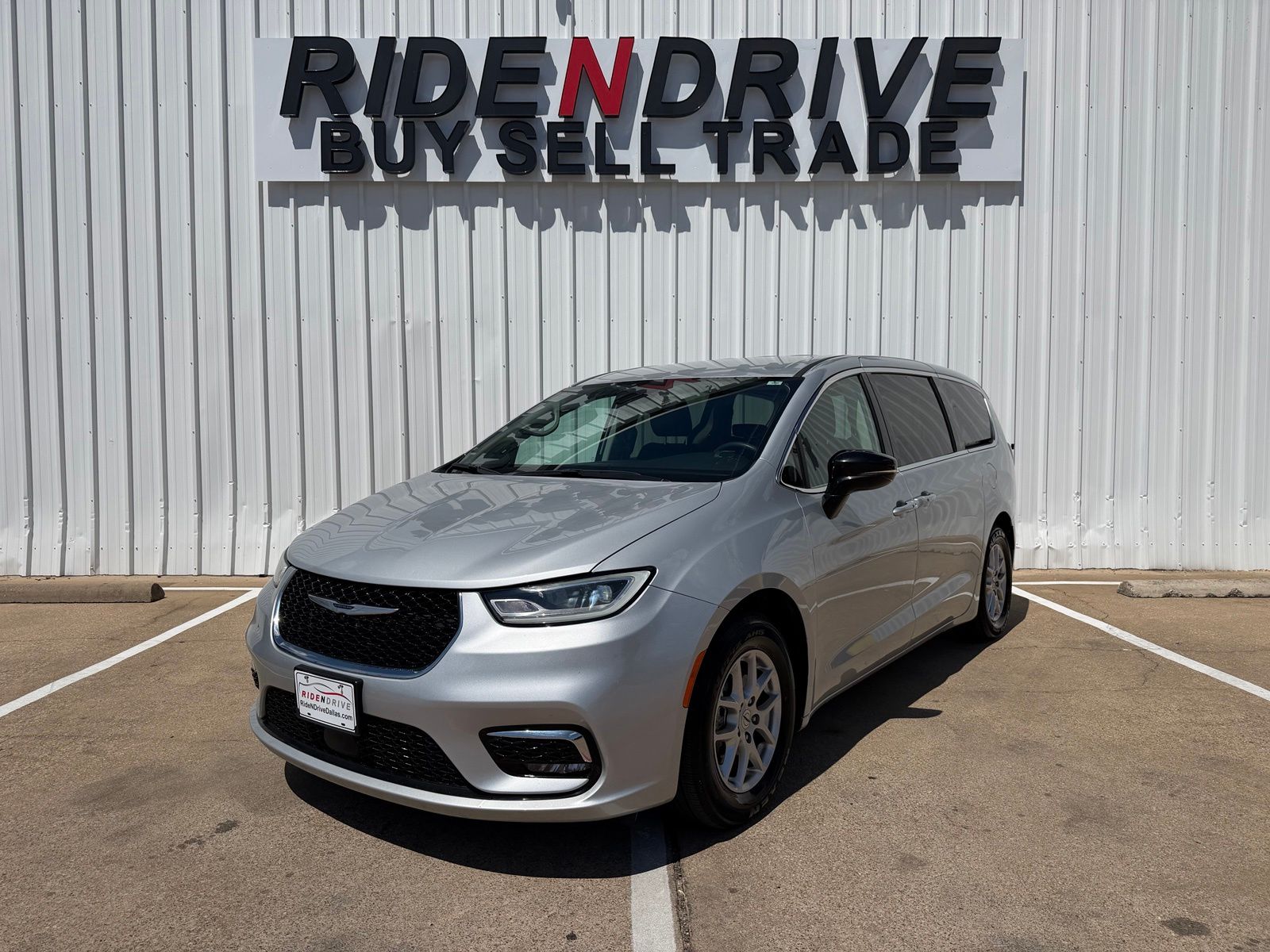 2024 Chrysler Pacifica Touring L