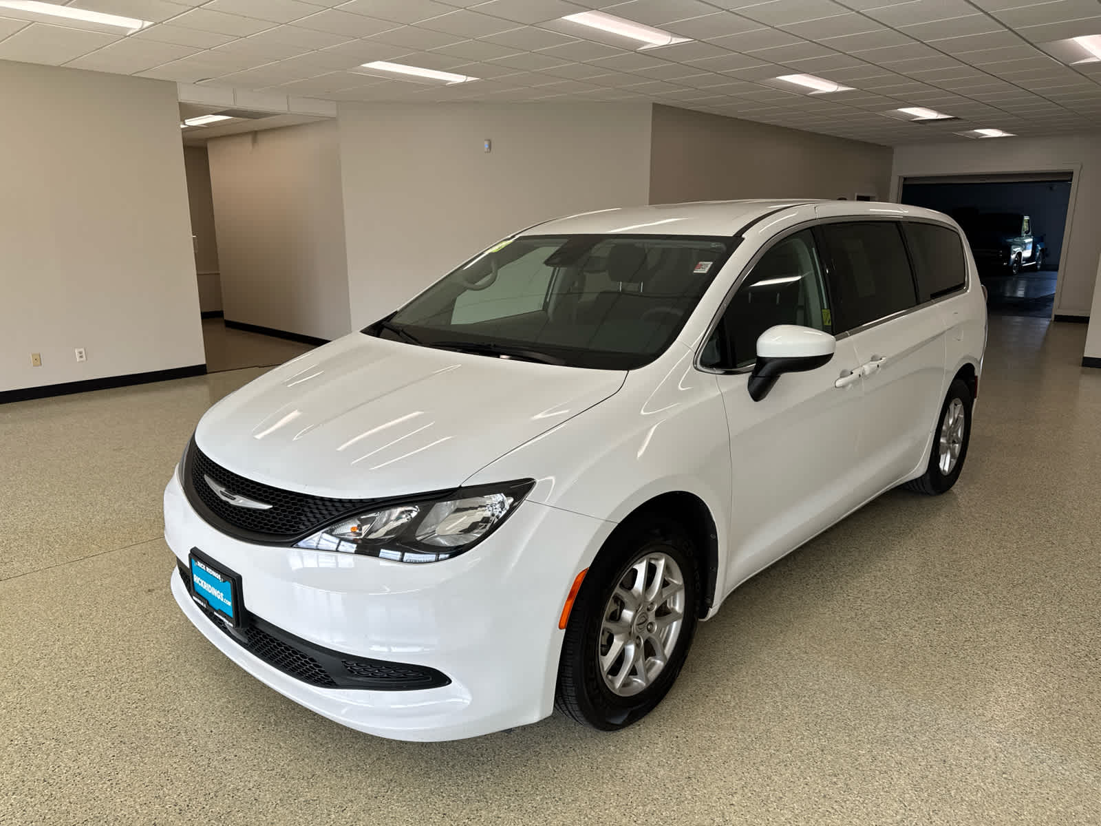 2023 Chrysler Voyager