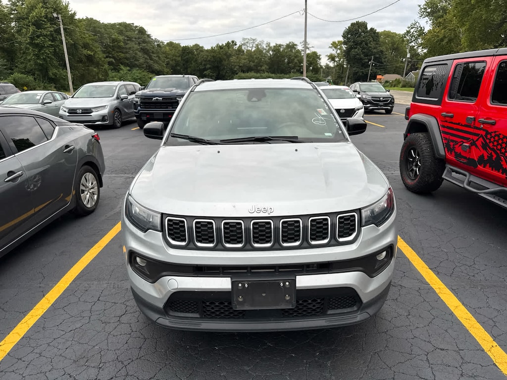 Used 2024 Jeep Compass Latitude SUV