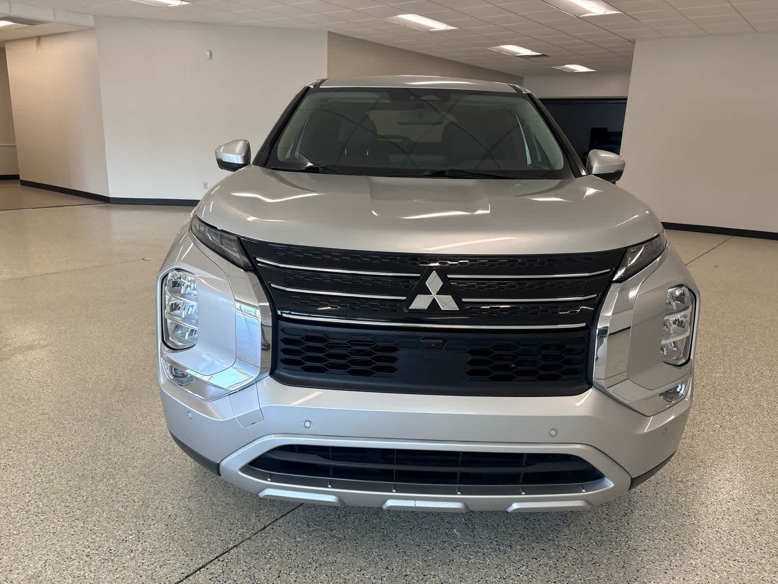 Used 2024 Mitsubishi Outlander SE SUV