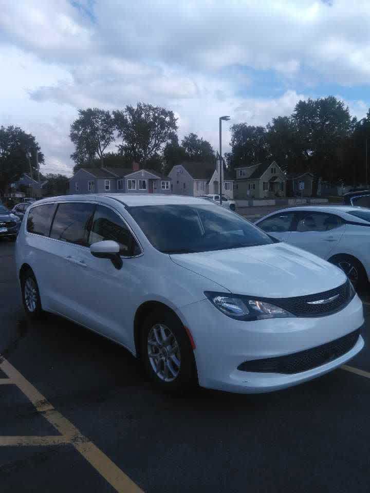 2023 Chrysler Voyager LX