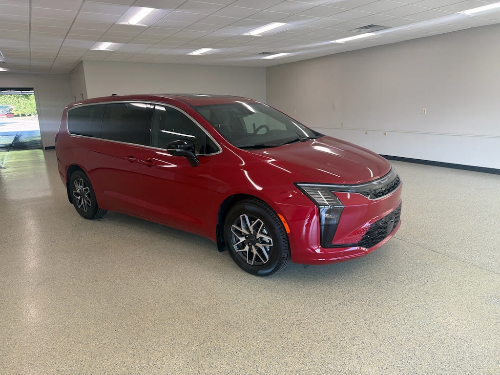 New 2027 Chrysler Pacifica LIMITED Passenger Van
