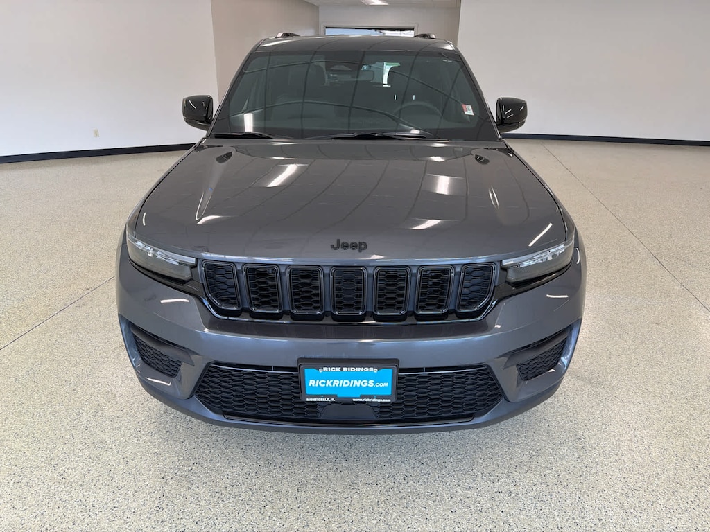 Used 2024 Jeep Grand Cherokee Altitude X 4x4