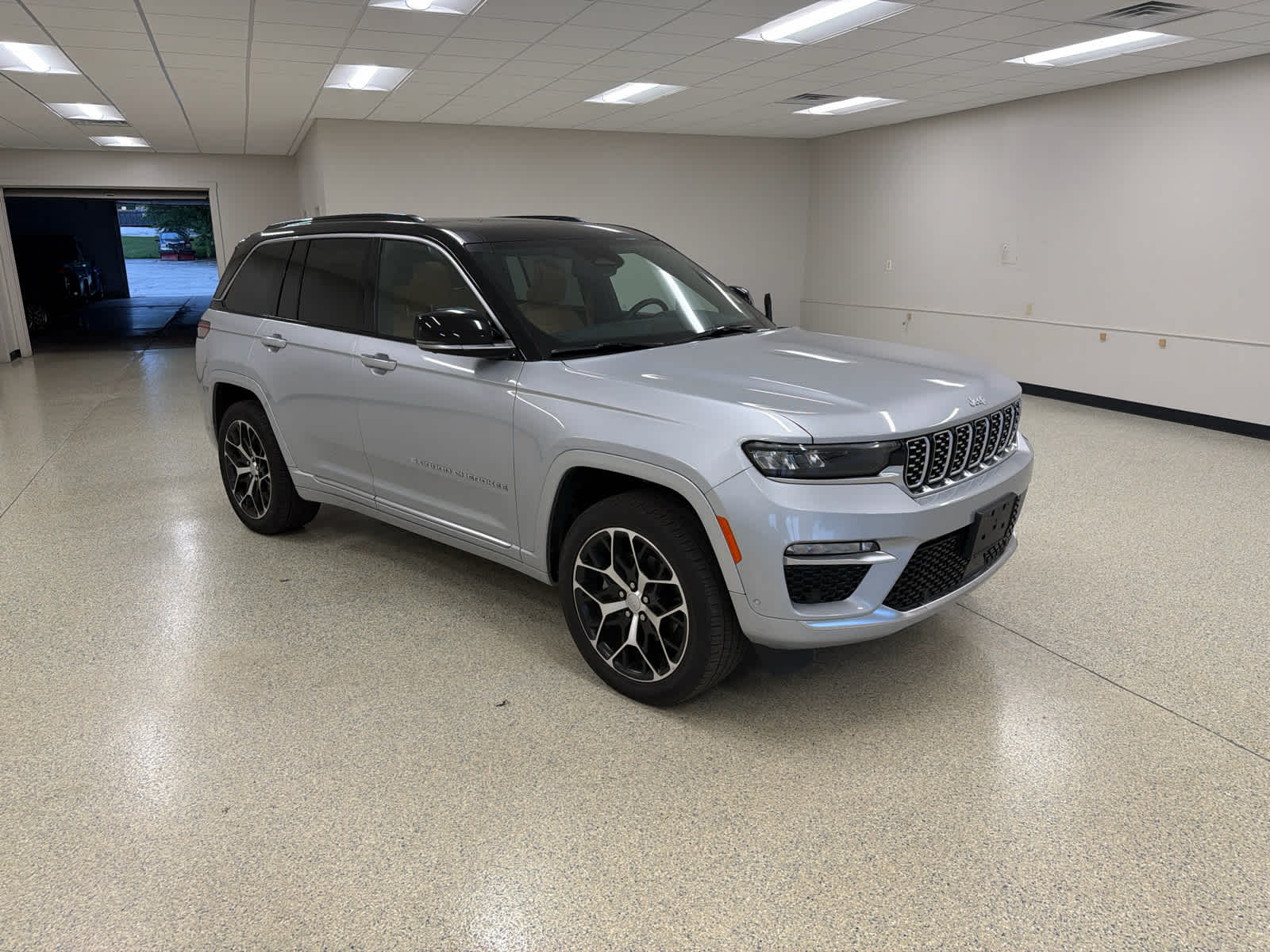 Used 2025 Jeep Grand Cherokee Summit Reserve 4x4