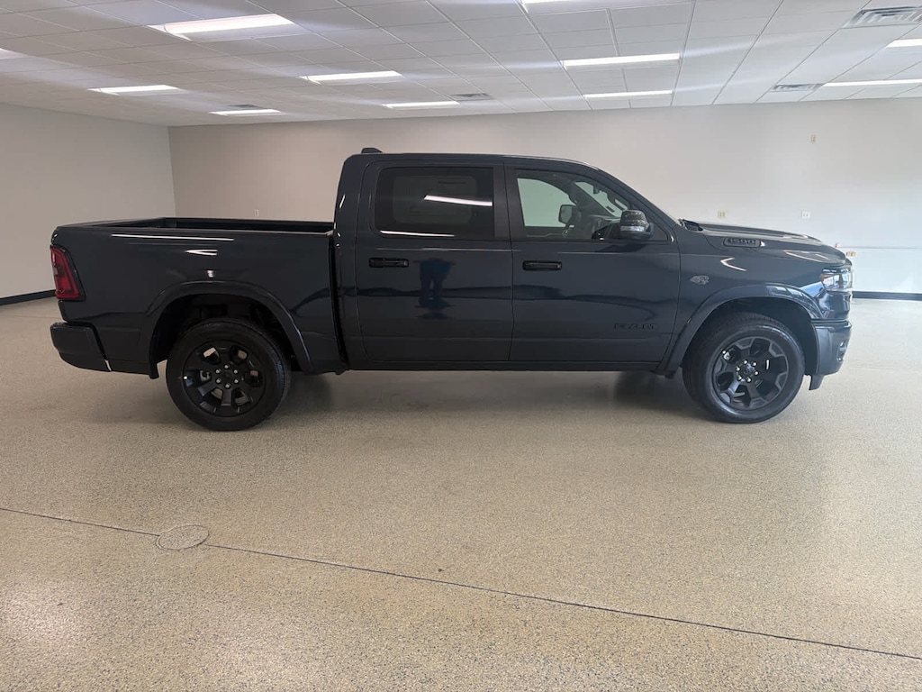 New 2027 Ram 1500 BIG HORN CREW CAB 4X4 5'7 BOX Pickup