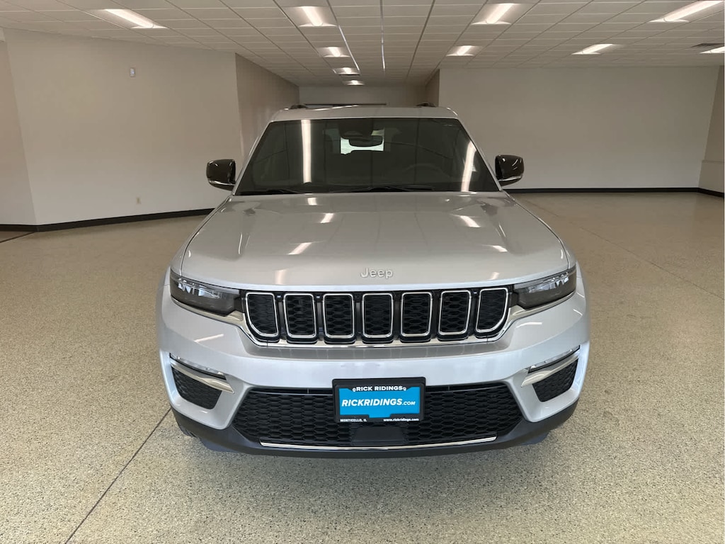 Used 2024 Jeep Grand Cherokee Limited 4x4
