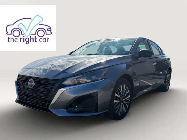 Used 2025 Nissan Altima SV Sedan