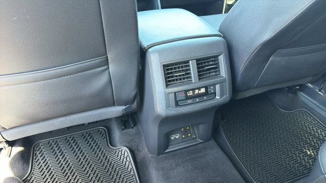 2021 Volkswagen Atlas SE w/Tech - Photo 20