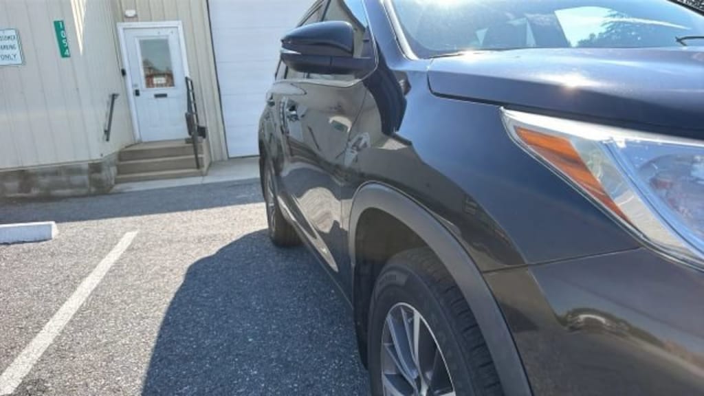 Used 2019 Toyota Highlander XLE Sport Utility 4D SUV
