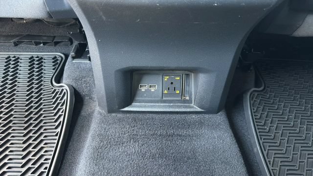 2021 Volkswagen Atlas SE w/Tech - Photo 21