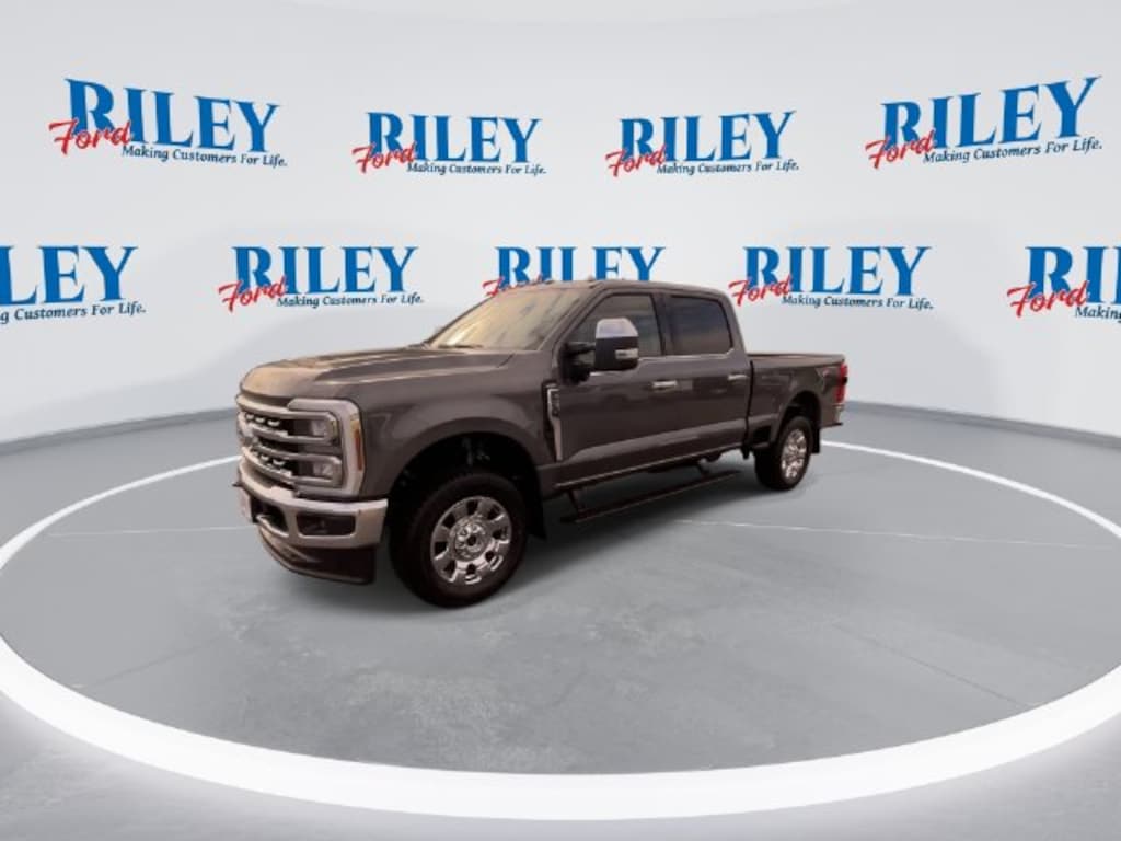 New 2027 Ford F-250SD Lariat Truck