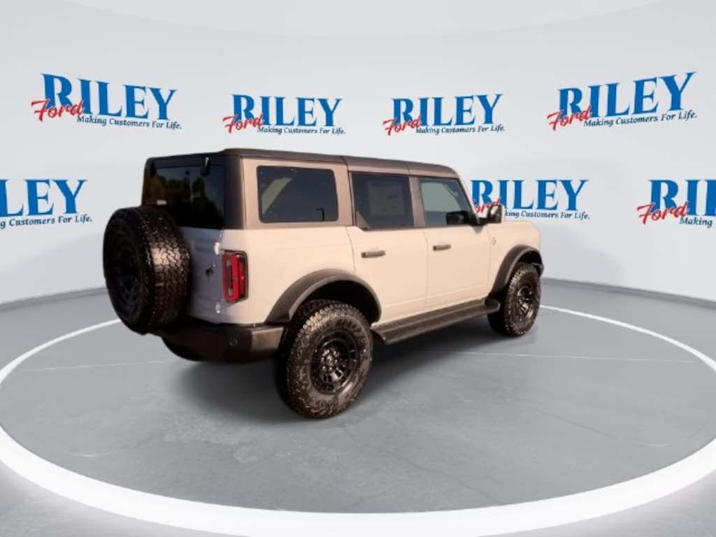 New 2026 Ford Bronco Outer Banks SUV