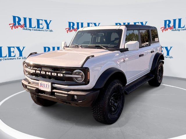 New 2026 Ford Bronco Outer Banks SUV