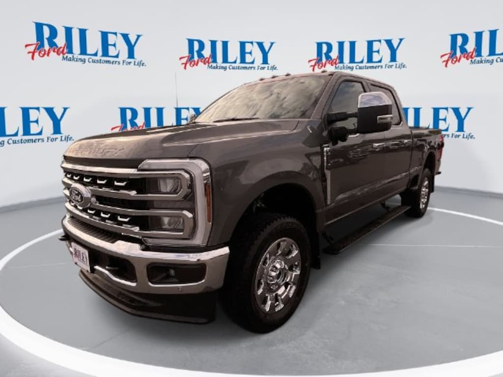 New 2027 Ford F-250SD Lariat Truck