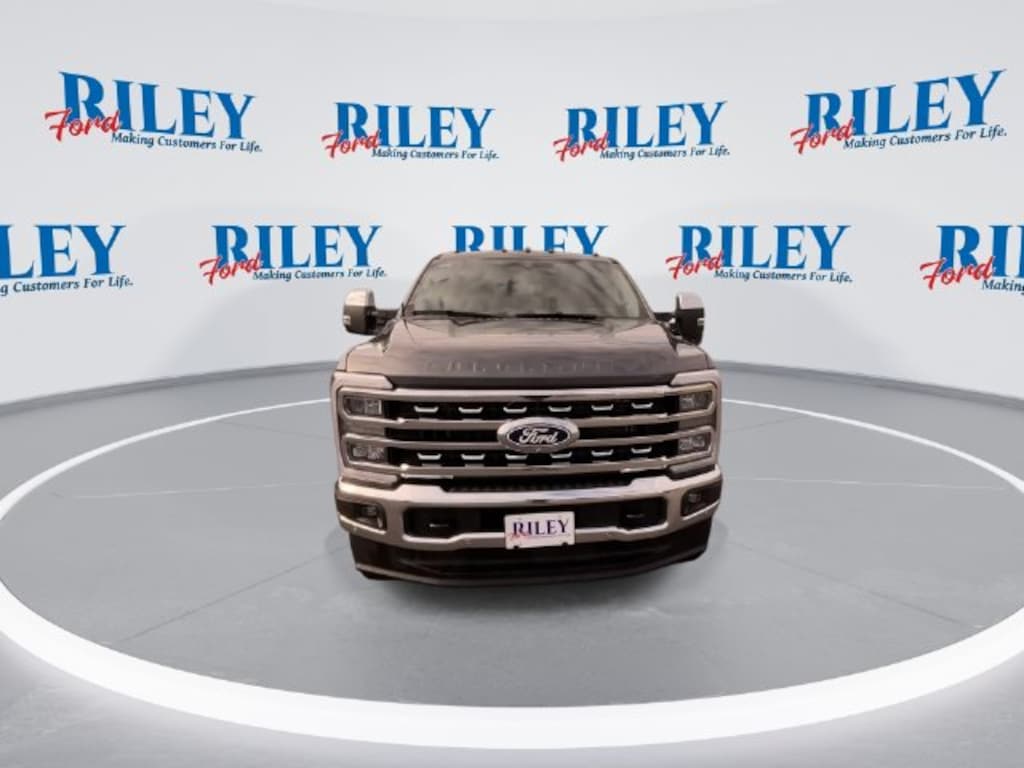 New 2027 Ford F-250SD Lariat Truck