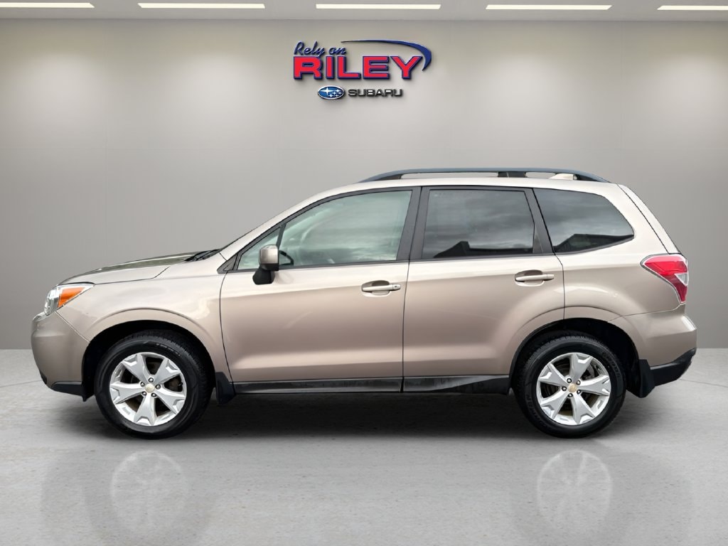 Used 2016 Subaru Forester i Premium with VIN JF2SJADC8GH460679 for sale in Dubuque, IA