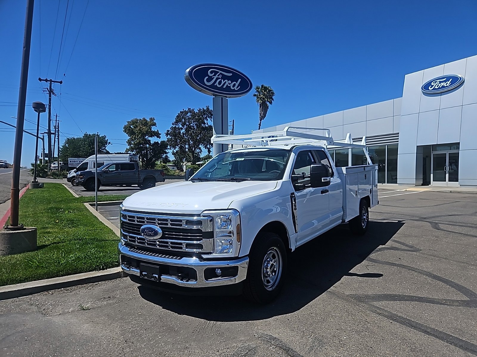 2026 Ford F-350 Super Duty Chassis Cab XL