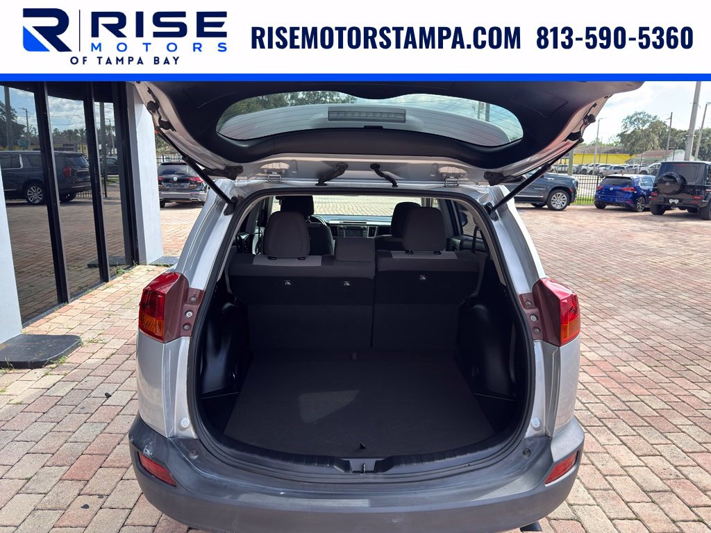 2015 Toyota RAV4 LE - Photo 10