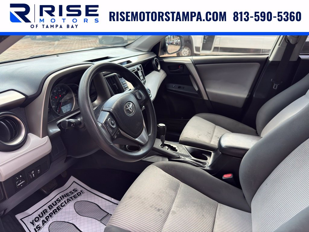 2015 Toyota RAV4 LE - Photo 12