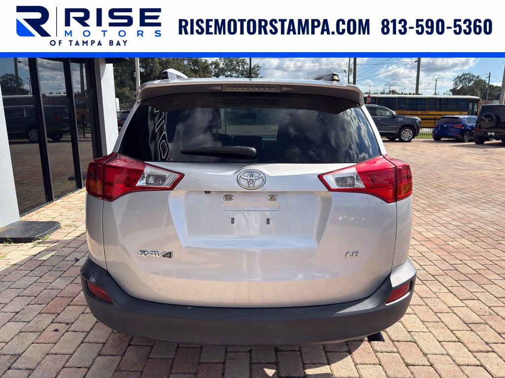 2015 Toyota RAV4 LE - Photo 9