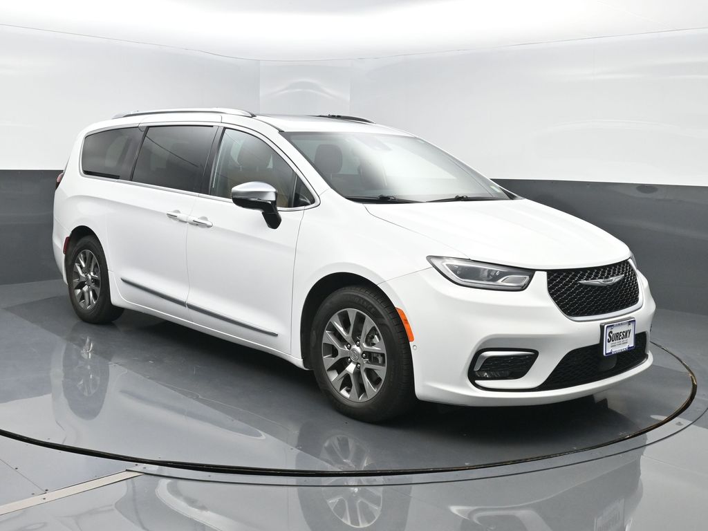 2023 Chrysler Pacifica Hybrid Pinnacle Passenger Van