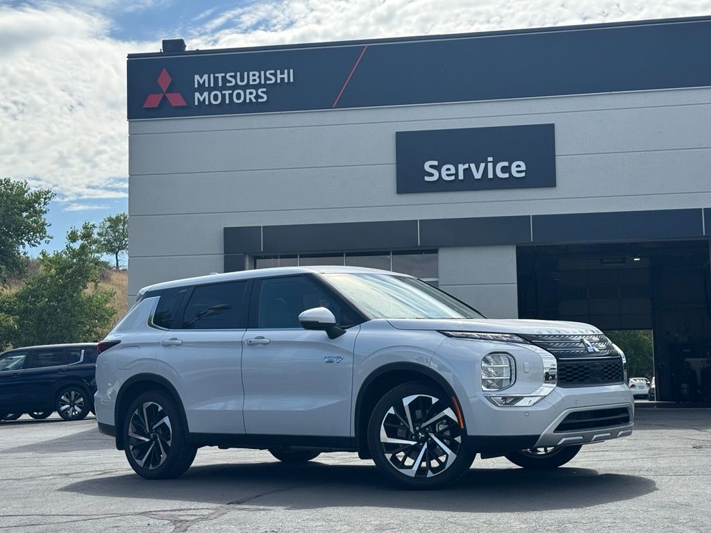2025 Mitsubishi Outlander PHEV SE SUV