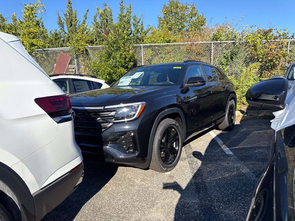 2026 Volkswagen Atlas Cross Sport SEL R-Line Black SUV for Sale in Long Island at Riverhead Bay Volkswagen
