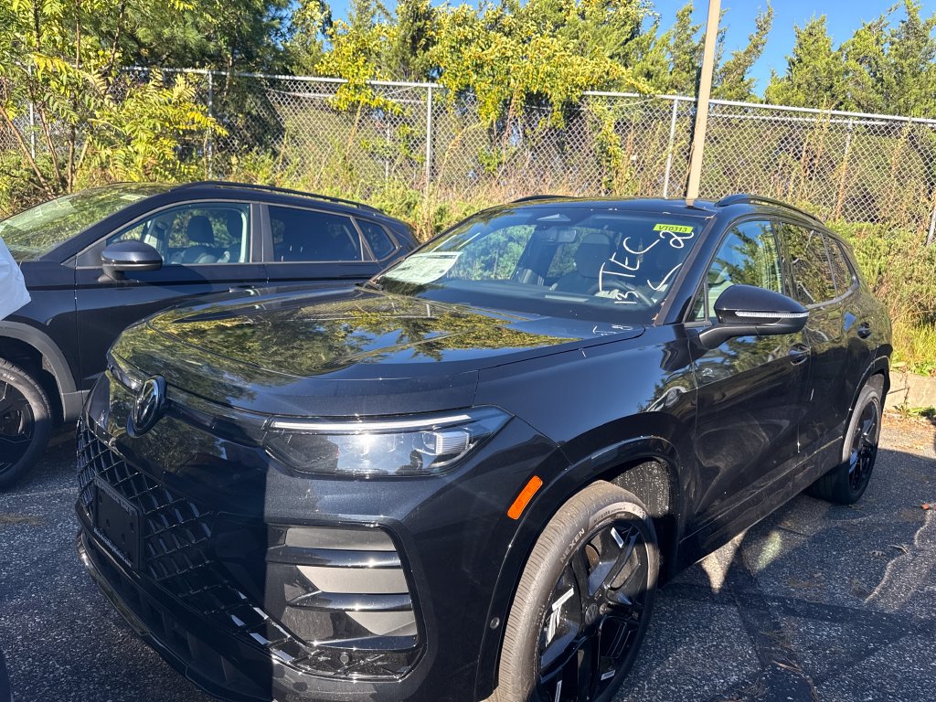 2026 Volkswagen Tiguan SE R-Line Black SUV for Sale in Long Island at Riverhead Bay Volkswagen