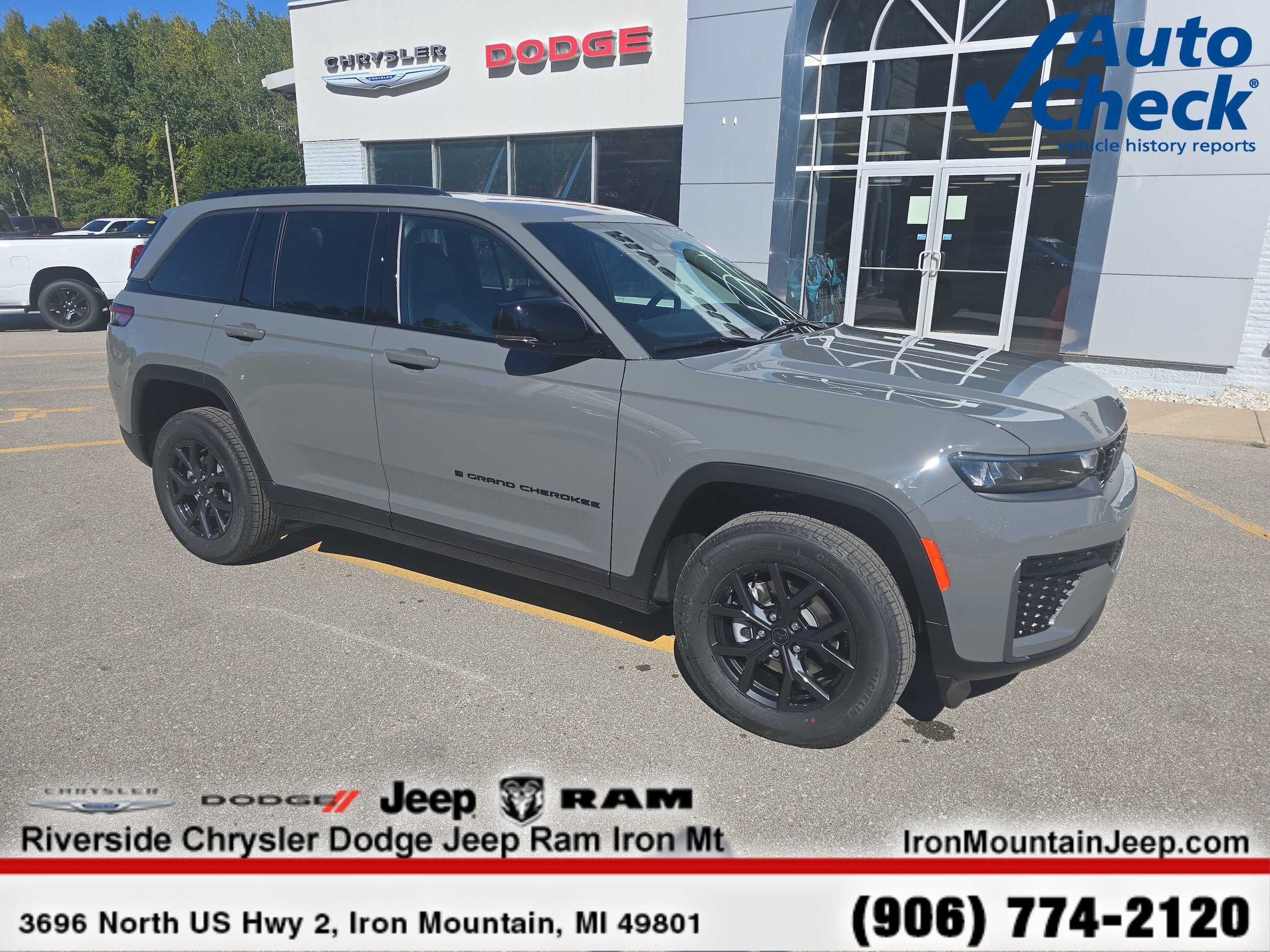 2027 Jeep Grand Cherokee Laredo