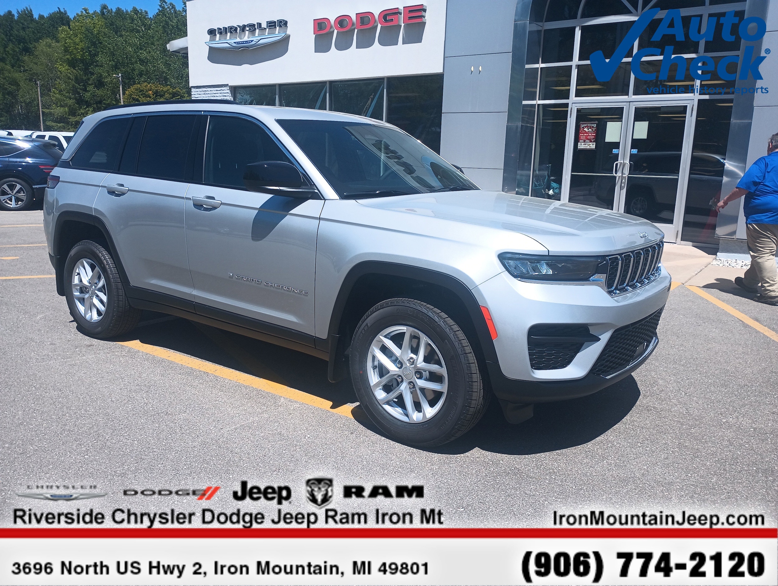 2026 Jeep Grand Cherokee Laredo