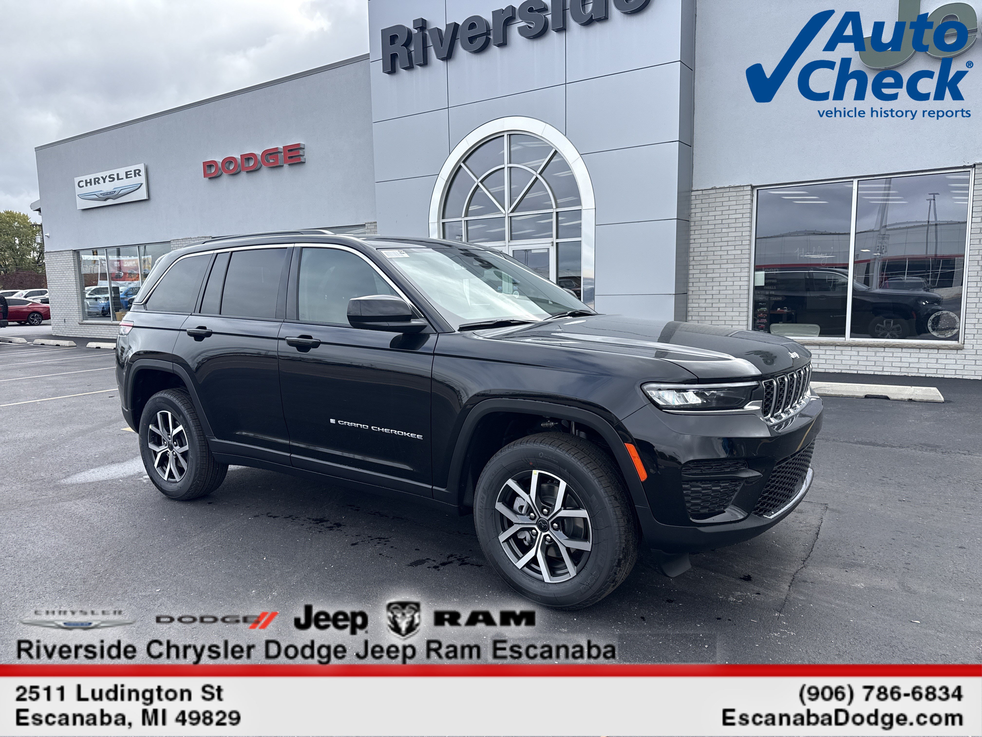 2027 Jeep Grand Cherokee Laredo