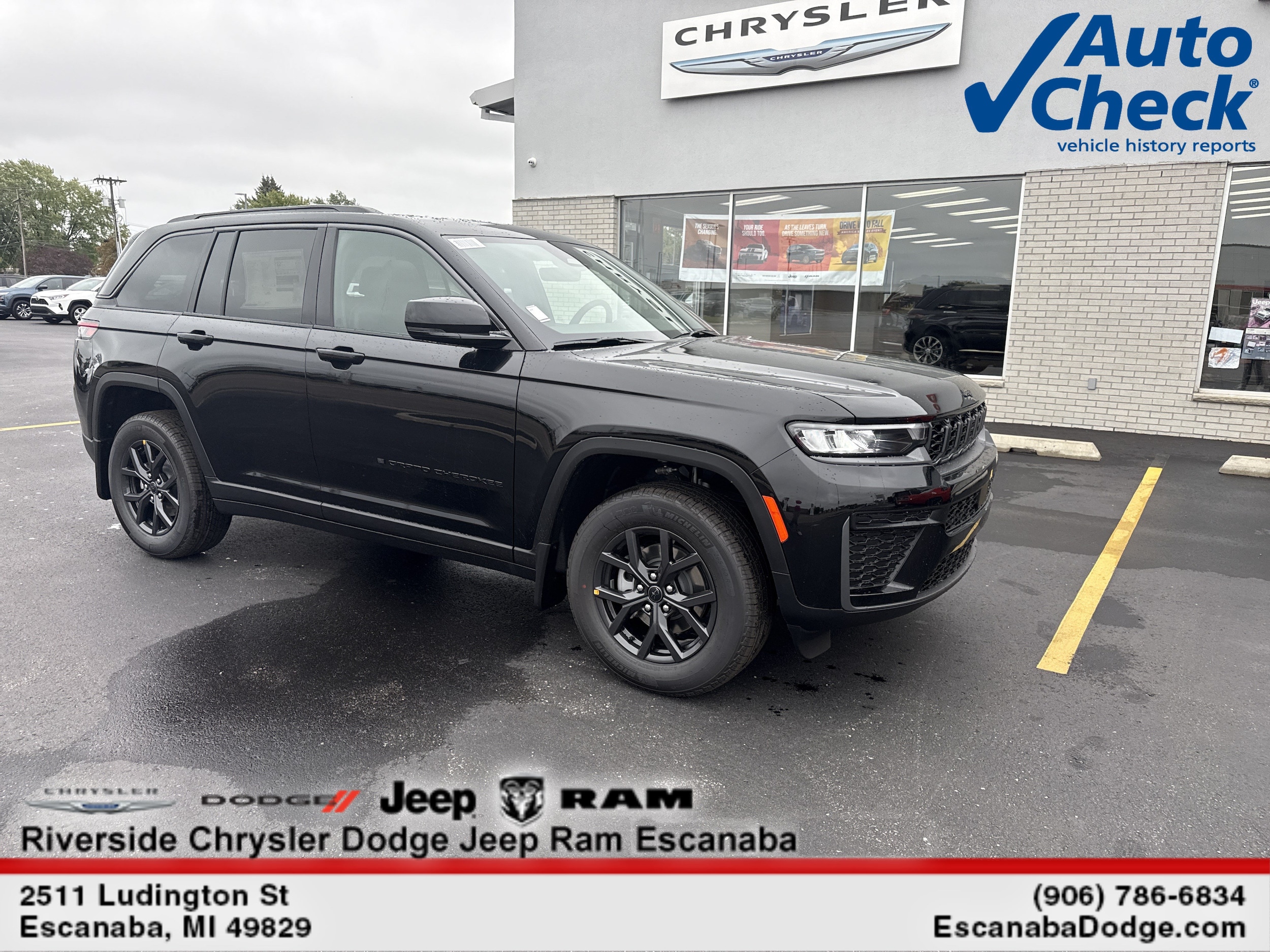 2027 Jeep Grand Cherokee Laredo