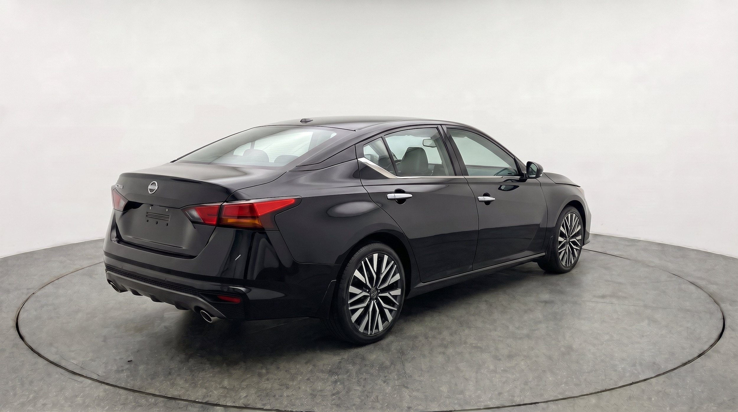 Thumbnail: 2025 Nissan Altima - 9