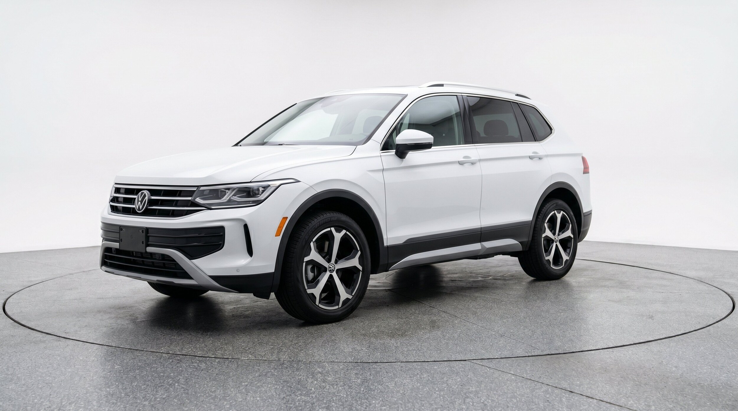 Thumbnail: 2026 Volkswagen Tiguan - 3