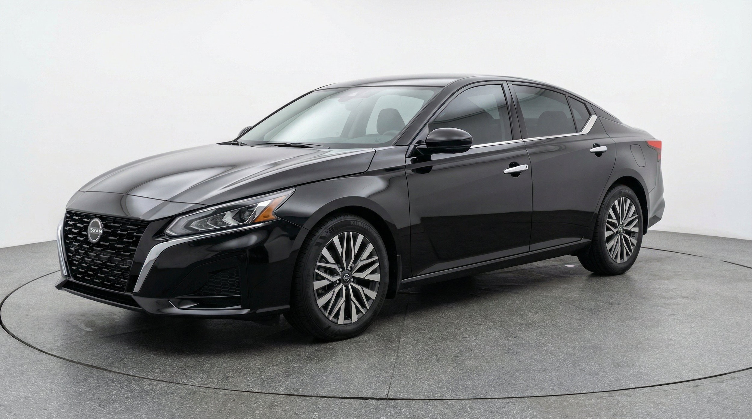 Thumbnail: 2025 Nissan Altima - 3