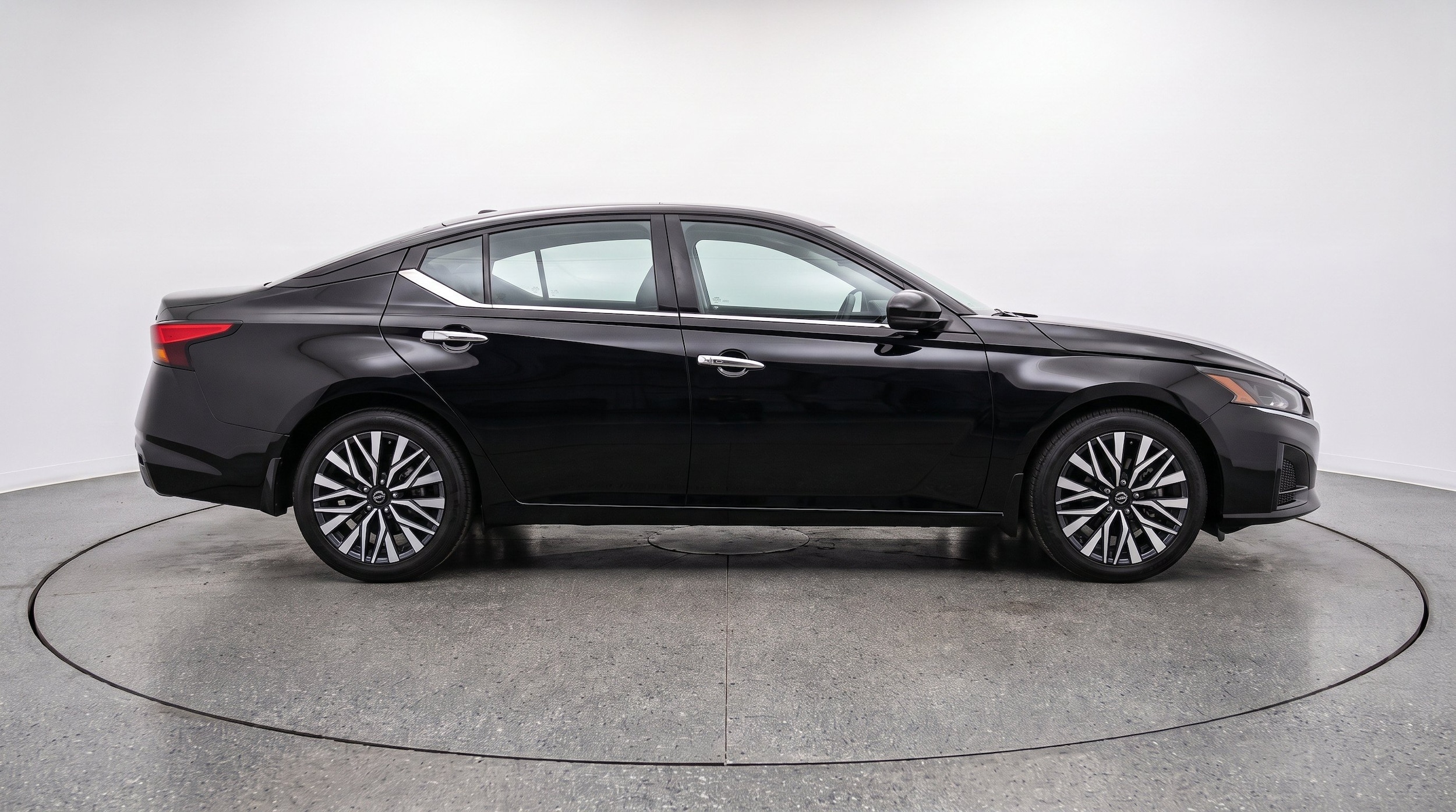 Thumbnail: 2025 Nissan Altima - 10