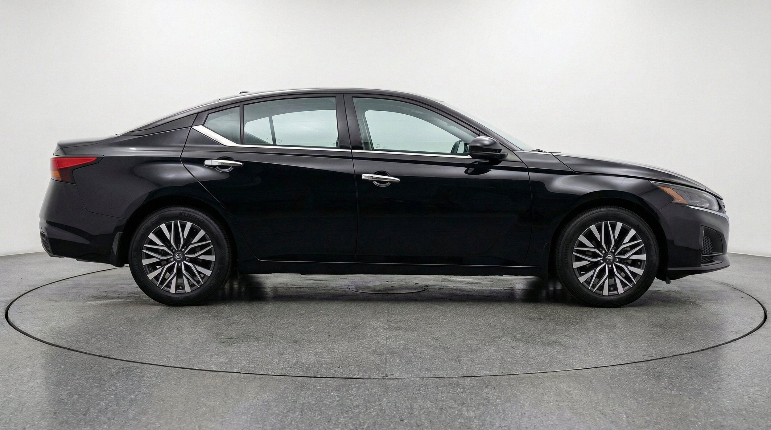 Thumbnail: 2025 Nissan Altima - 10