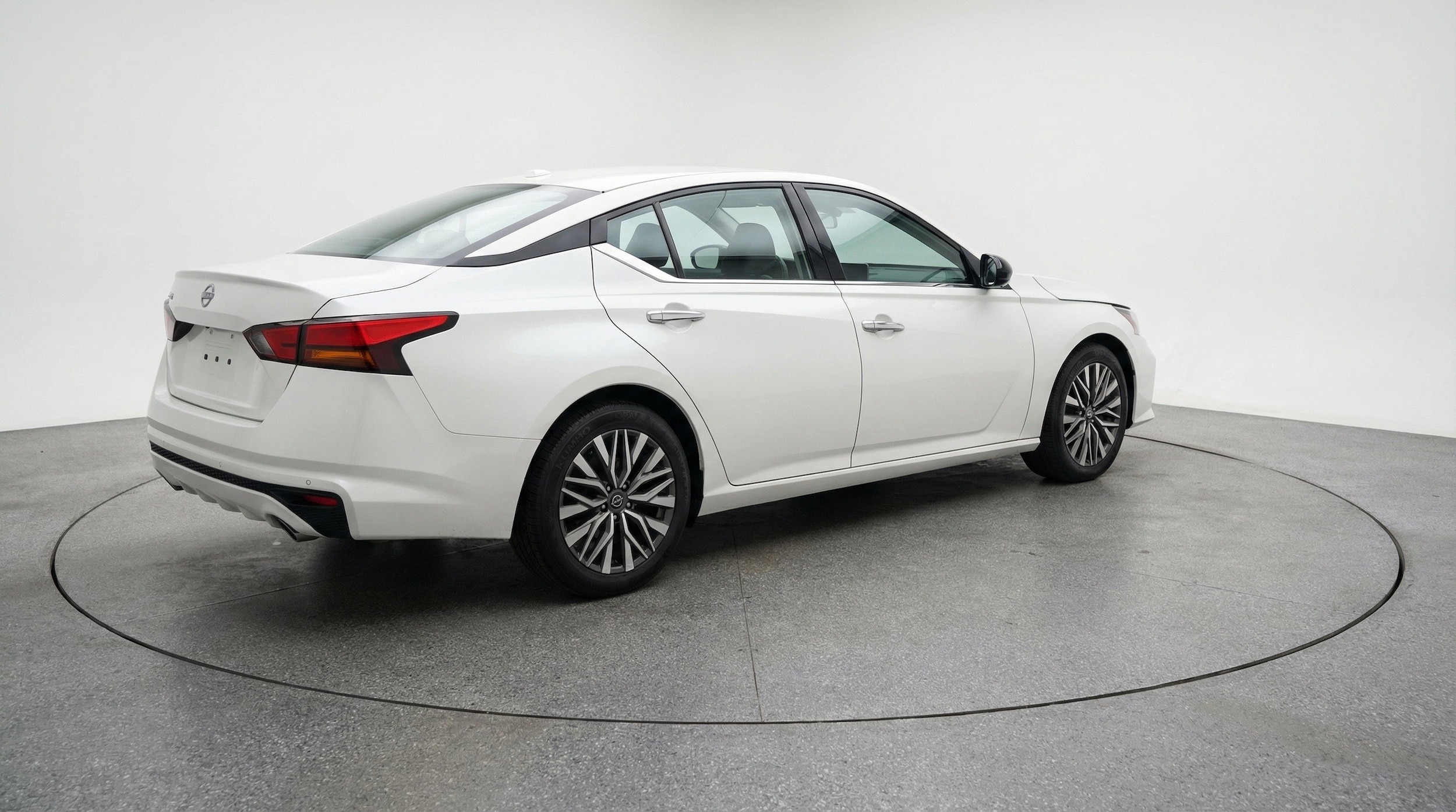 Thumbnail: 2025 Nissan Altima - 9